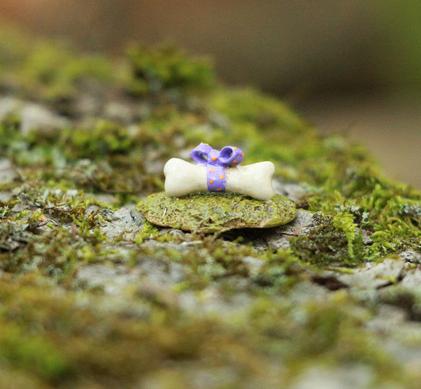 Wee Forest Folk 040 "Tiny Dog Bone"