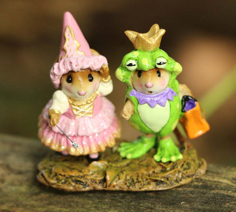 Wee Forest Folk M-670a "A Kiss for a Prince" Limited