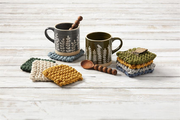 LEAF MUG & SPOON SET in Green . By MUD PIE