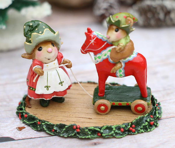 Wee Forest Folk M-682 "DALA HORSE ELVES"